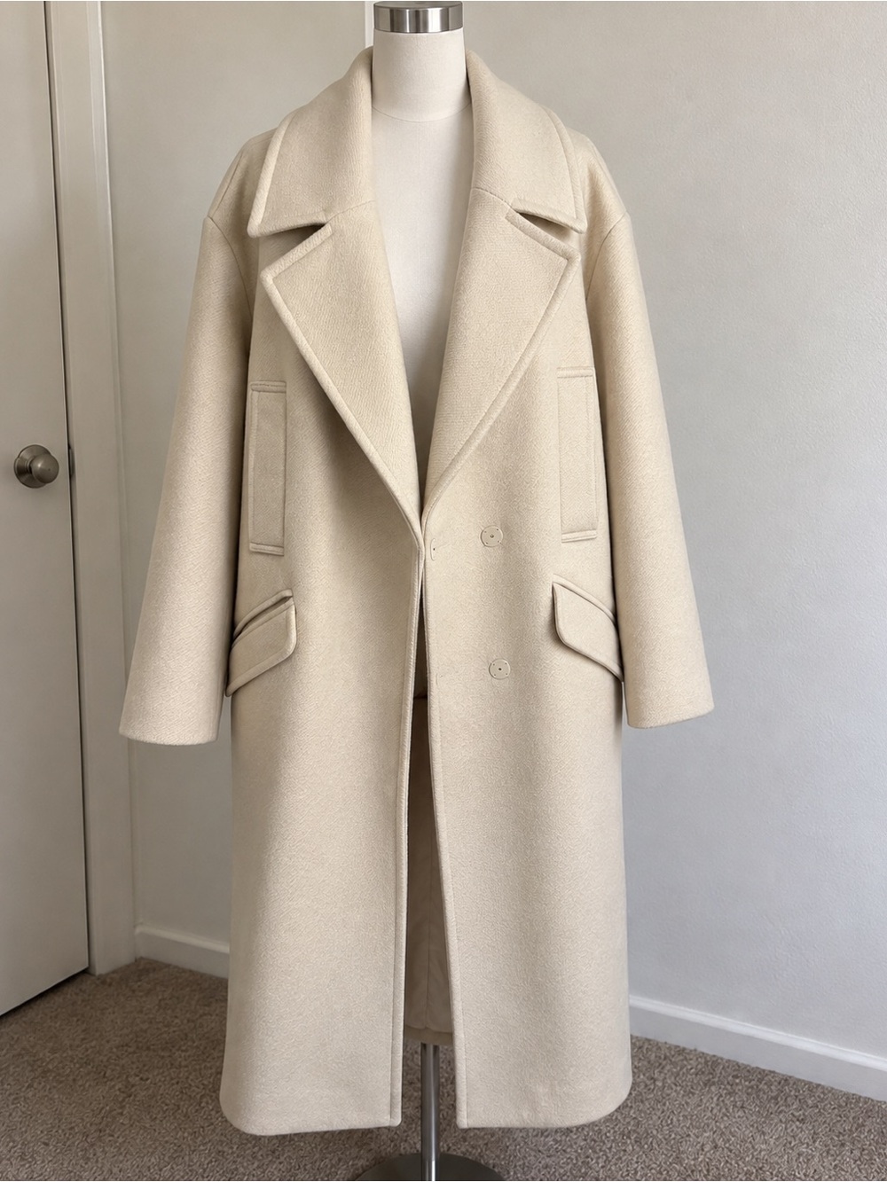 ZARA Oversized Cream Coat With Pockets Size M